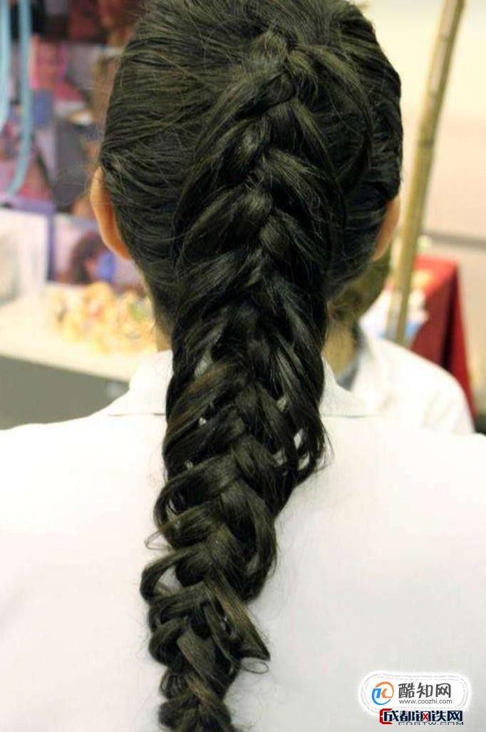 学生长发怎么扎好看