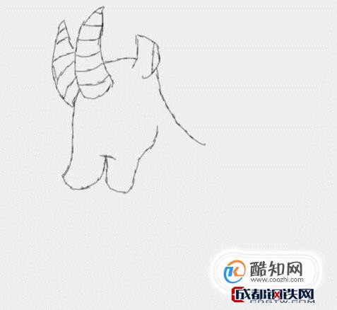在山羊角的 基础上画出山羊的头部和耳朵,如图所示