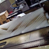 博艺隆辊轮钢刷制作