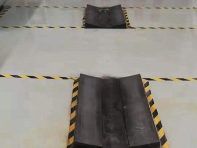 钢卷铝卷橡胶垫 钢卷胶垫 钢卷橡胶垫厂家 华科橡塑 供应现货图1
