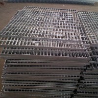 钢板护板 楼梯钢板网护板 钢板网护板  供应全国振兴