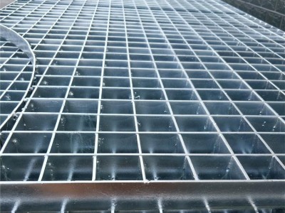 厂家定做 压焊钢格板 钢格板网 楼梯踏步板  防腐蚀钢格板 拼接格栅板图1