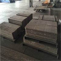 6+4堆焊耐磨钢板多少钱一平方/吨？