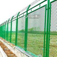 综合保税区护栏网 钢板网护栏高速公路防护网