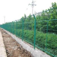 河道两岸镀锌围栏网 艾瑞南水北调护栏网 河道围栏浸塑