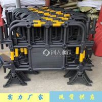 廣東廠(chǎng)家供應(yīng)黃黑塑料膠馬護(hù)欄 道路井口施工隔離塑料圍欄