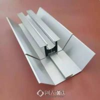 南阳市电动车光伏车棚镀锌主骨架导水槽配件发货